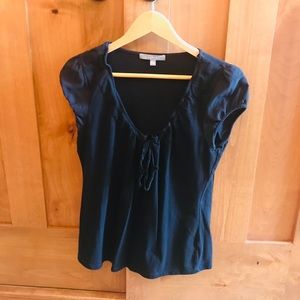 NY collection black tee with cute details